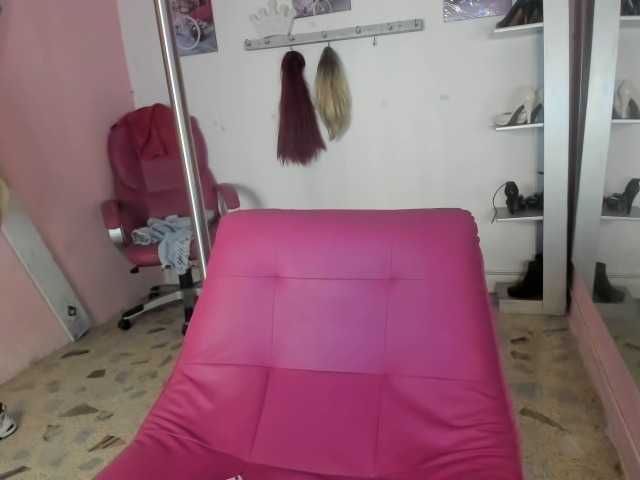 kim- live cam on BongaCams