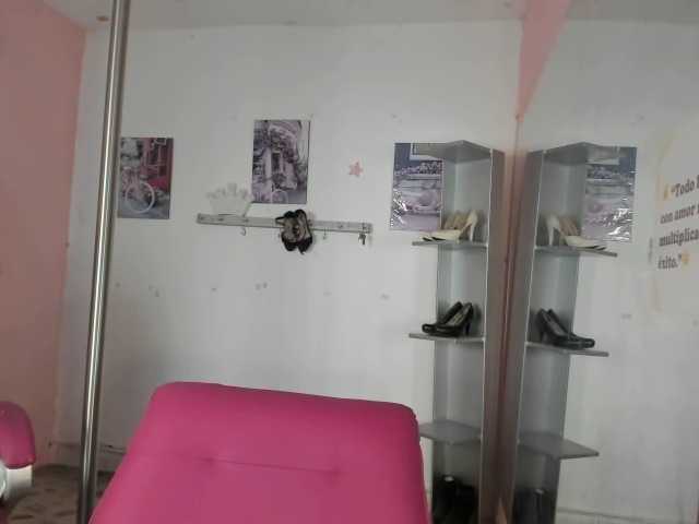 kim- live cam on BongaCams
