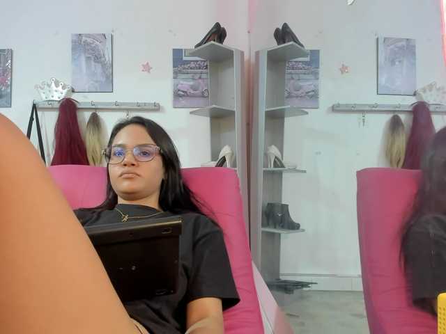 kim- live cam preview