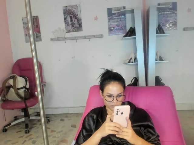 kim- live cam on BongaCams