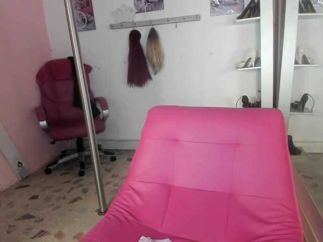 kim- live cam on BongaCams