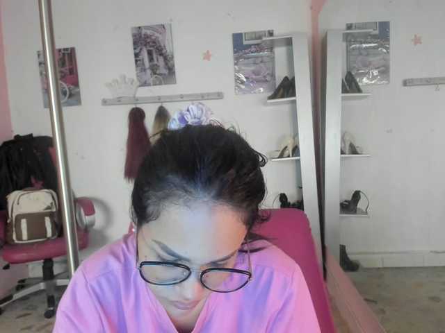 kim- live cam on BongaCams