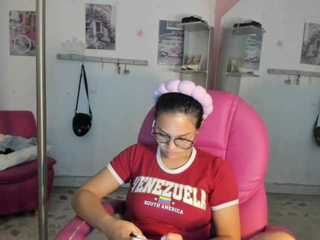 kim- live cam on BongaCams