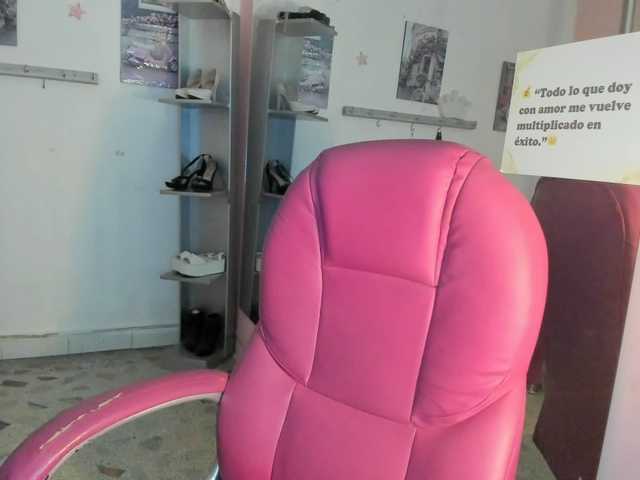 kim- live cam on BongaCams