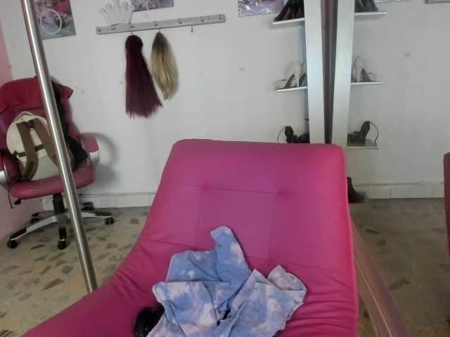 kim- live cam on BongaCams