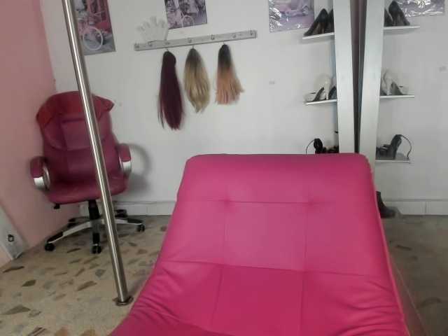 kim- live cam on BongaCams