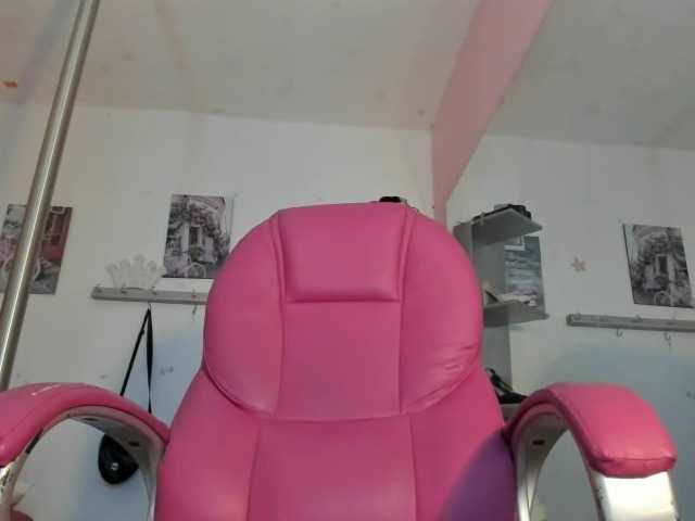 kim- live cam on BongaCams