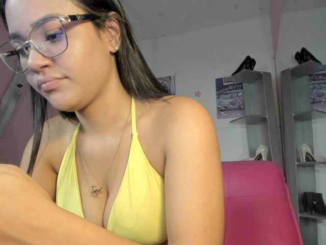 kim- live cam preview