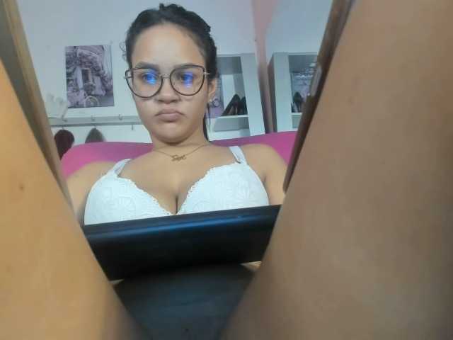 kim- live cam on BongaCams