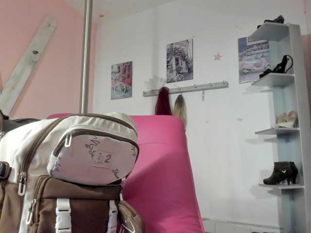 kim- live cam preview