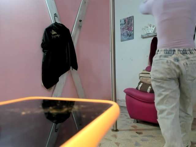 kim- live cam on BongaCams