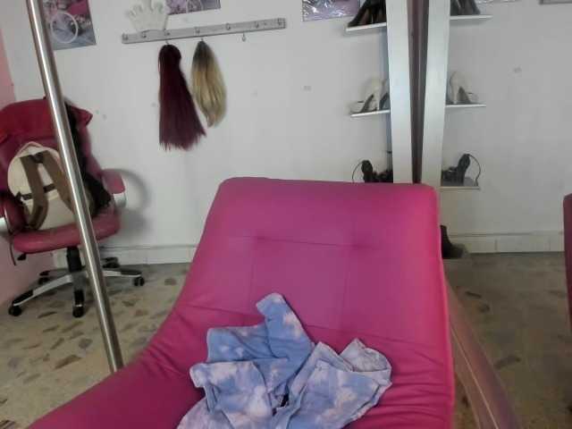 kim- live cam on BongaCams