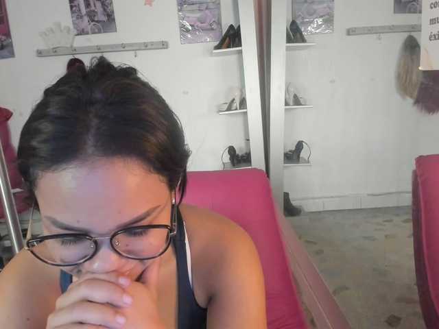 kim- live webcam show