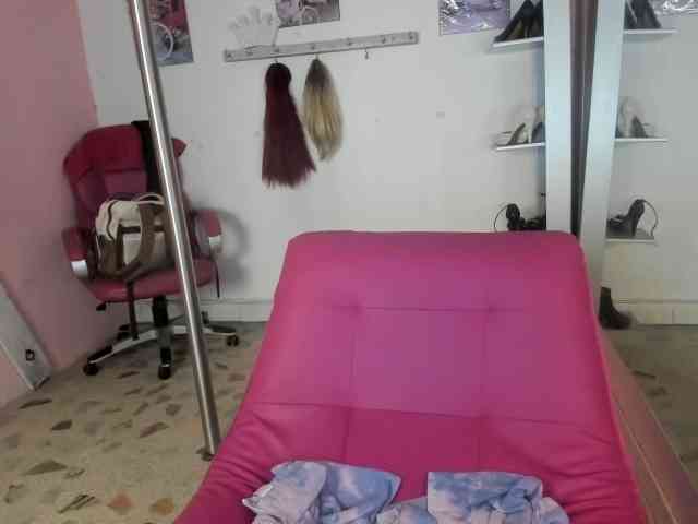 kim- Live Webcam on BongaCams