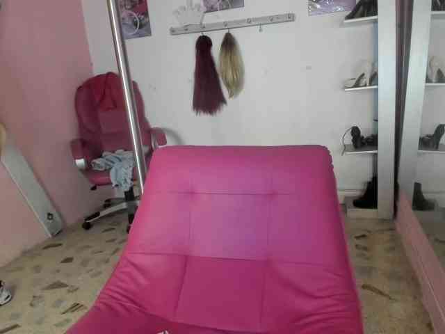 kim- Live Webcam on BongaCams