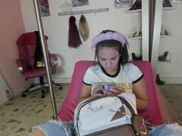 kim- Live Webcam on BongaCams