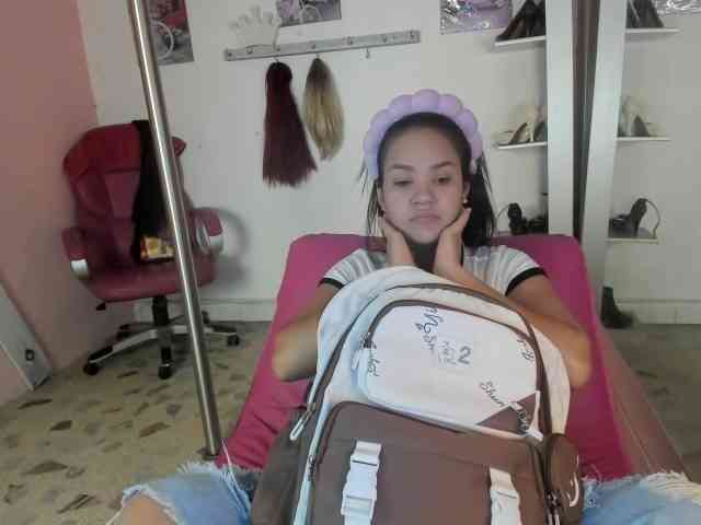 kim- Live Webcam on BongaCams