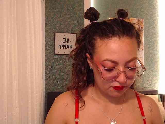 Zaarhaa-Luuxx webcam