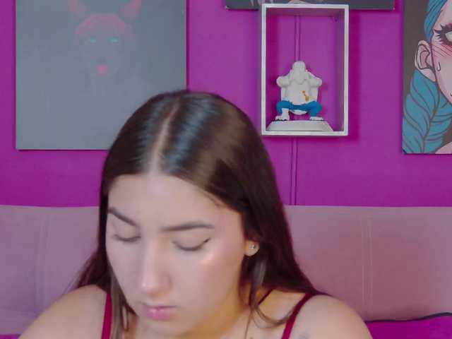 zoee-moretti's BongaCams show and profile