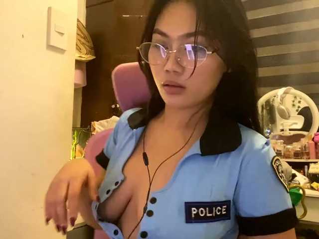 LesliDine live cam on BongaCams