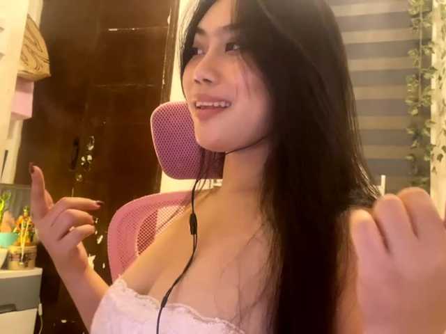LesliDine live cam on BongaCams