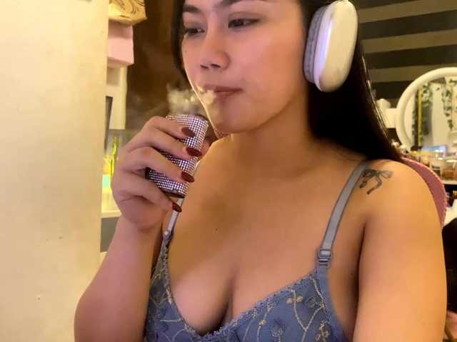 LesliDine live cam on BongaCams