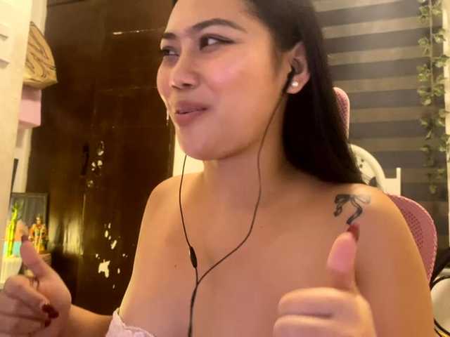LesliDine live cam on BongaCams