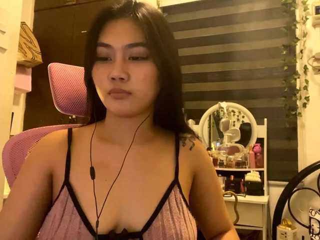 LesliDine live cam on BongaCams