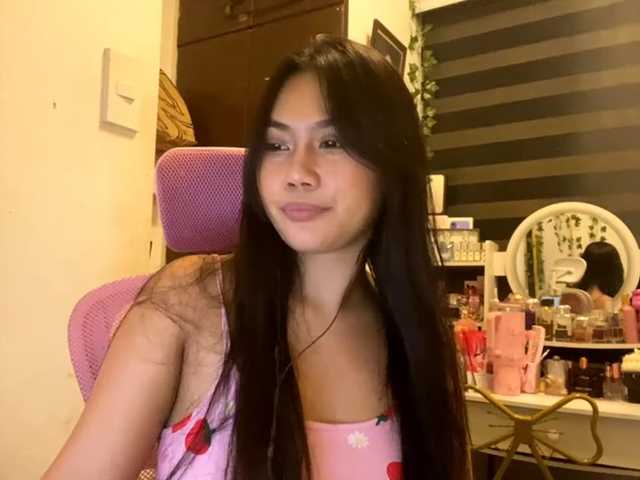 LesliDine live cam on BongaCams