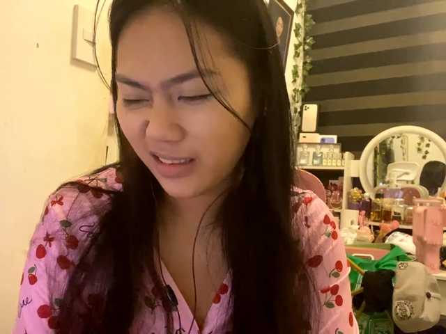 LesliDine live cam on BongaCams