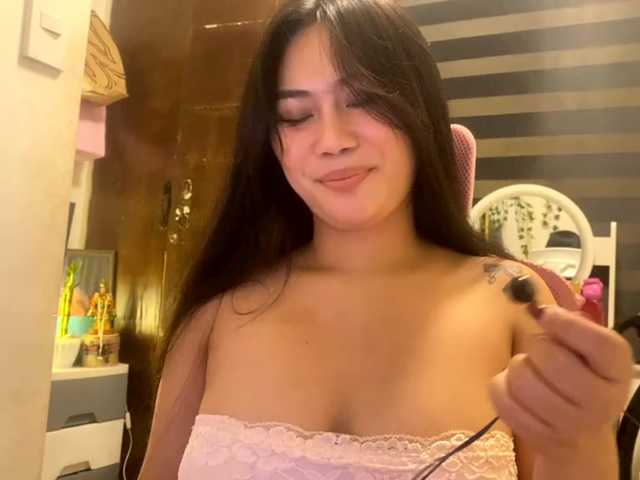 LesliDine live cam on BongaCams