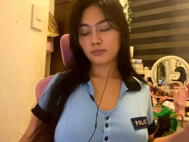 LesliDine live cam on BongaCams