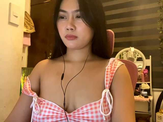 LesliDine live cam on BongaCams