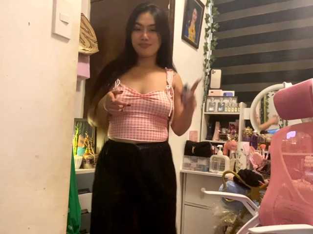 LesliDine live cam on BongaCams