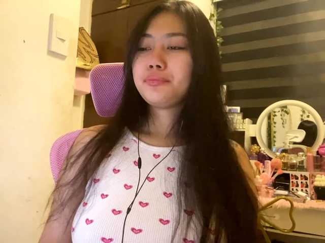 LesliDine live cam on BongaCams