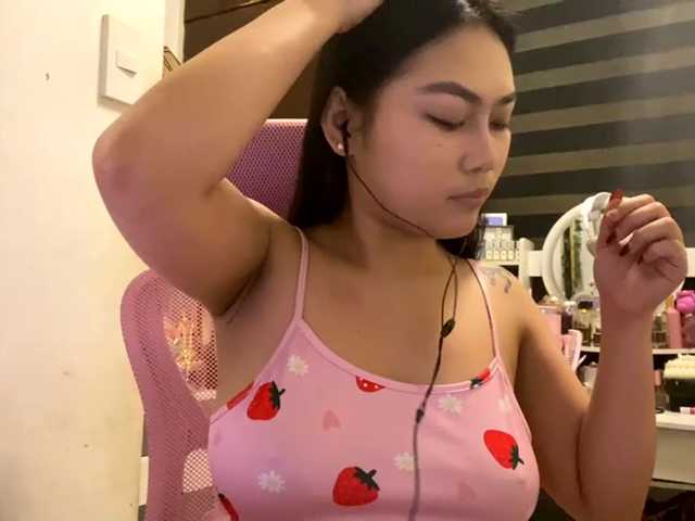 LesliDine live cam on BongaCams
