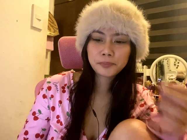 LesliDine live cam on BongaCams