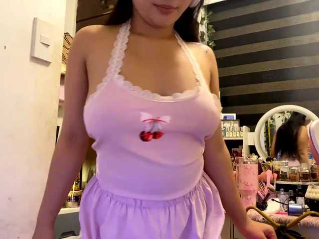 LesliDine live cam on BongaCams