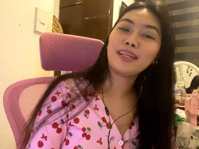 LesliDine live cam on BongaCams