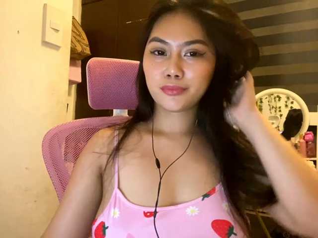 LesliDine live cam on BongaCams