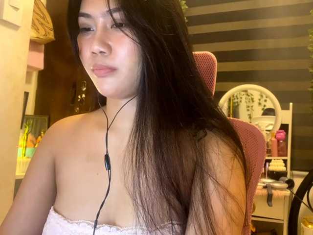 LesliDine live cam on BongaCams