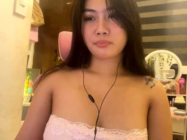 LesliDine live cam on BongaCams