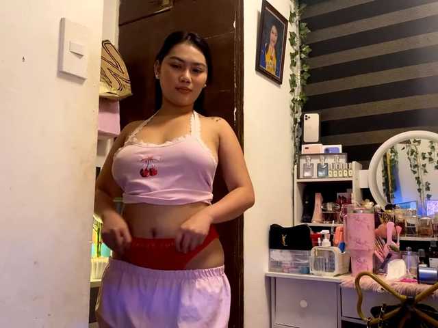 LesliDine live cam on BongaCams