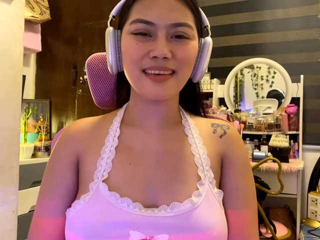 LesliDine live cam on BongaCams