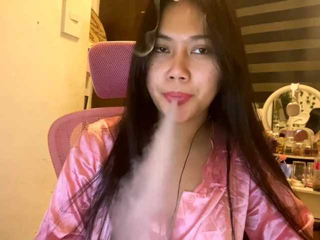 LesliDine live cam on BongaCams
