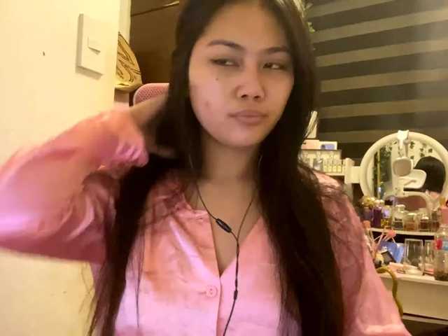 LesliDine live cam on BongaCams