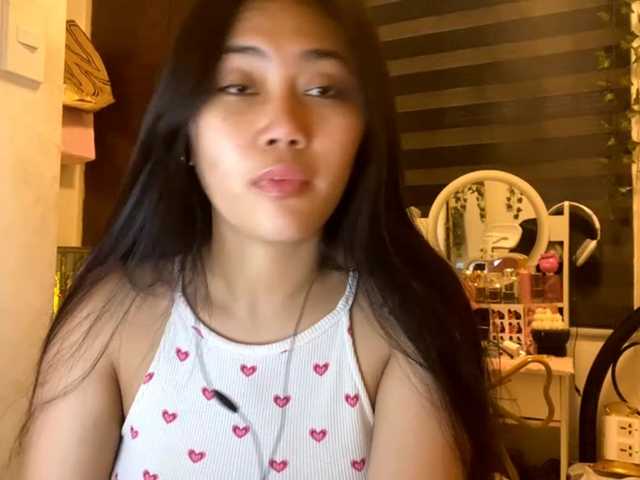 LesliDine live cam on BongaCams