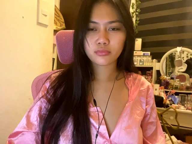 LesliDine live cam on BongaCams