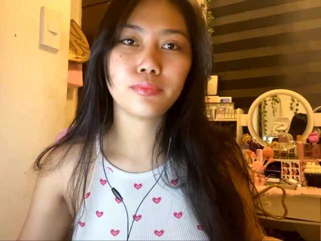 LesliDine live cam on BongaCams