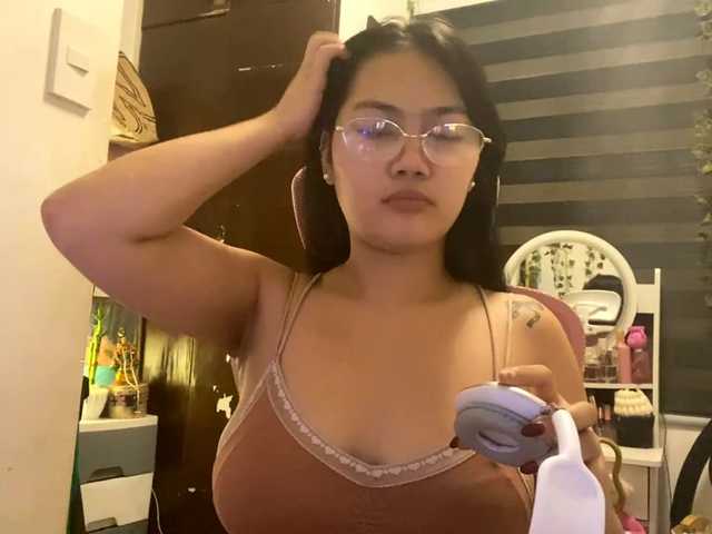 LesliDine live cam on BongaCams